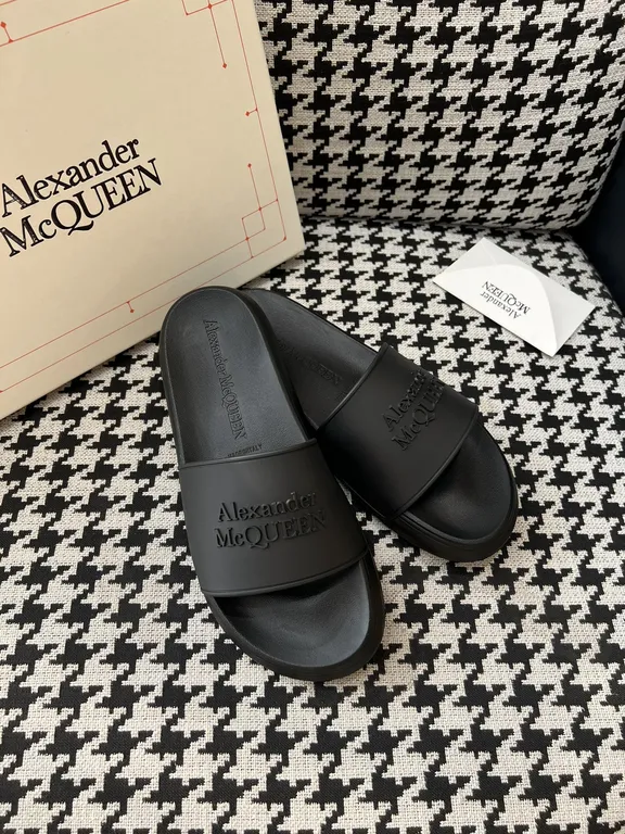 Alexander McQueen Shoe 